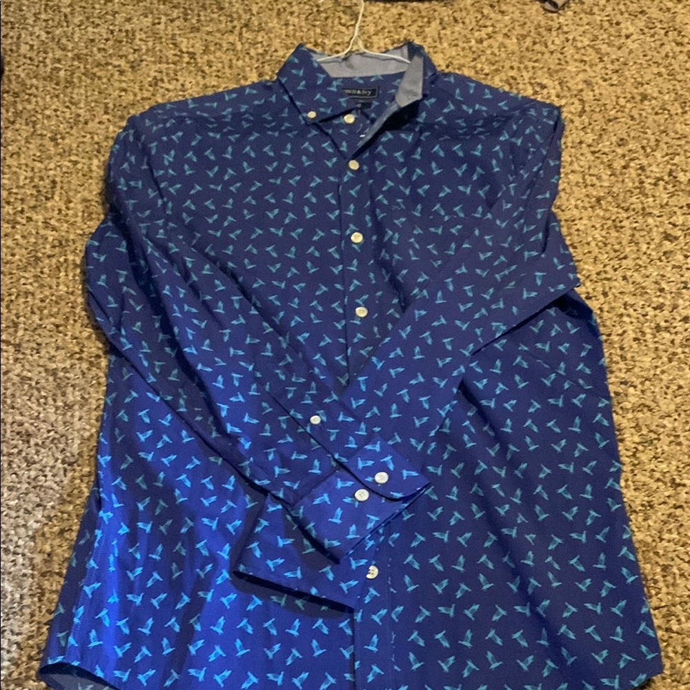 Crown & Ivy Blue Casual Button Down Shirt with Geometric Print